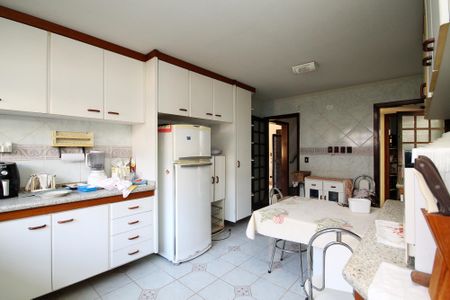 Casa de condomínio para alugar com 270m², 6 quartos e 4 vagasCozinha