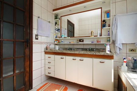 Casa de condomínio para alugar com 270m², 6 quartos e 4 vagasBanheiro Suíte 1