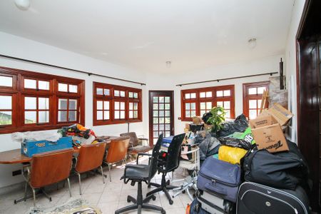 Casa de condomínio para alugar com 270m², 6 quartos e 4 vagasSala de Estar