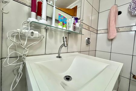 Apartamento à venda com 56m², 2 quartos e 1 vaga Apartamento à venda com 56m², 2 quartos e 1 vagaBanheiro