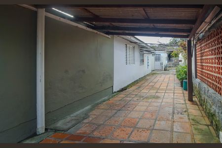 Casa à venda com 175m², 4 quartos e 5 vagas Casa à venda com 175m², 4 quartos e 5 vagasGaragem