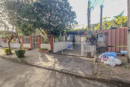 Casa à venda com 175m², 4 quartos e 5 vagas Casa à venda com 175m², 4 quartos e 5 vagasFachada