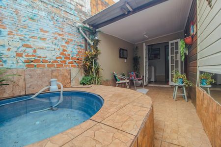 Casa à venda com 175m², 4 quartos e 5 vagas Casa à venda com 175m², 4 quartos e 5 vagasquintal/piscina
