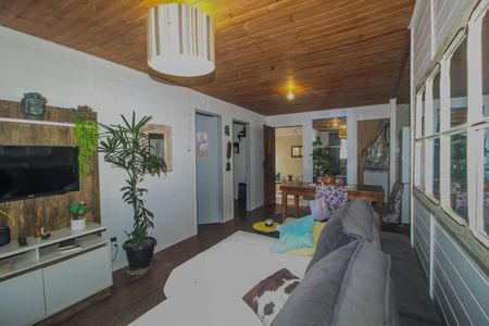 Casa à venda com 175m², 4 quartos e 5 vagas Casa à venda com 175m², 4 quartos e 5 vagasSala