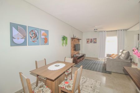 Casa à venda com 175m², 4 quartos e 5 vagas Casa à venda com 175m², 4 quartos e 5 vagasCasa 1 Sala