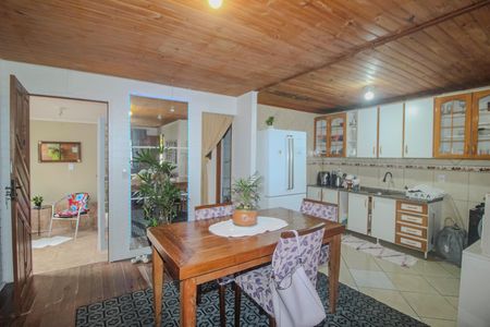 Casa à venda com 175m², 4 quartos e 5 vagas Casa à venda com 175m², 4 quartos e 5 vagasSala