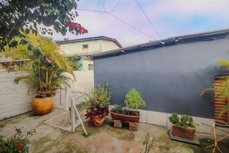 Casa à venda com 175m², 4 quartos e 5 vagas Casa à venda com 175m², 4 quartos e 5 vagasVista