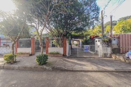 Casa à venda com 175m², 4 quartos e 5 vagas Casa à venda com 175m², 4 quartos e 5 vagasFachada