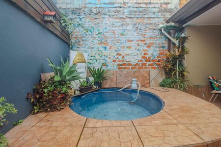 Casa à venda com 175m², 4 quartos e 5 vagas Casa à venda com 175m², 4 quartos e 5 vagasquintal/piscina