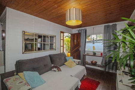 Casa à venda com 175m², 4 quartos e 5 vagas Casa à venda com 175m², 4 quartos e 5 vagasSala