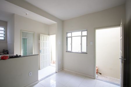 Sala de casa para alugar com 2 quartos, 70m² em Trindade, São Gonçalo