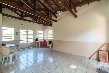 Apartamento para alugar com 43m², 2 quartos e 1 vaga Apartamento para alugar com 43m², 2 quartos e 1 vagaÁrea comum - Salão de festas