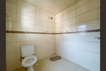 Casa à venda com 190m², 2 quartos e sem vaga Casa à venda com 190m², 2 quartos e sem vagaBanheiro