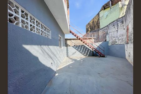 Casa à venda com 190m², 2 quartos e sem vaga Casa à venda com 190m², 2 quartos e sem vagaQuintal