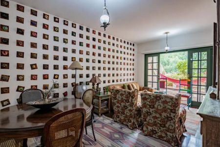 Casa à venda com 250m², 3 quartos e 3 vagas