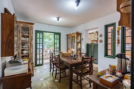 Casa à venda com 250m², 3 quartos e 3 vagas