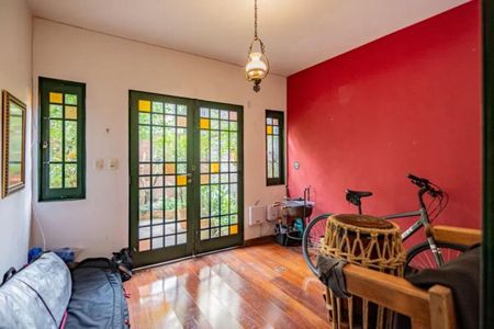 Casa à venda com 250m², 3 quartos e 3 vagas