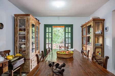 Casa à venda com 250m², 3 quartos e 3 vagas