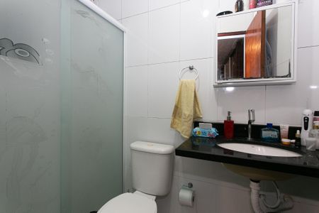 Casa de condomínio à venda com 70m², 2 quartos e 4 vagas Casa de condomínio à venda com 70m², 2 quartos e 4 vagasBanheiro da Suíte 1