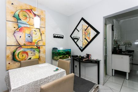 Casa de condomínio à venda com 70m², 2 quartos e 4 vagas Casa de condomínio à venda com 70m², 2 quartos e 4 vagasSala