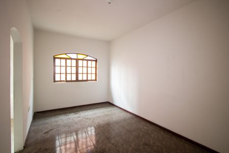 Casa para alugar com 70m², 2 quartos e sem vaga Casa para alugar com 70m², 2 quartos e sem vagaSala