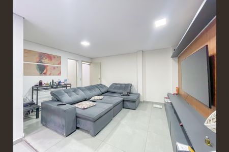 Casa à venda com 200m², 4 quartos e 3 vagas Casa à venda com 200m², 4 quartos e 3 vagasSala (Casa 1)
