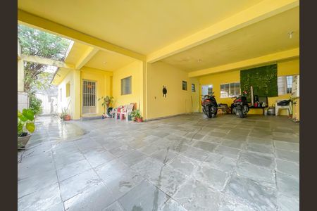 Casa à venda com 200m², 4 quartos e 3 vagas Casa à venda com 200m², 4 quartos e 3 vagasGaragem