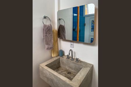 Apartamento para alugar com 220m², 3 quartos e sem vaga Apartamento para alugar com 220m², 3 quartos e sem vagaBanheiro