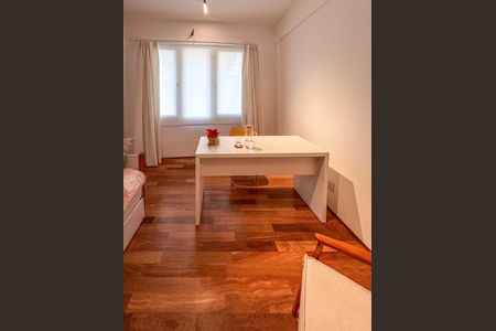 Apartamento para alugar com 220m², 3 quartos e sem vaga Apartamento para alugar com 220m², 3 quartos e sem vagaQuarto