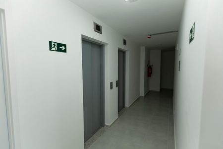 Apartamento para alugar com 51m², 2 quartos e 1 vaga Apartamento para alugar com 51m², 2 quartos e 1 vagaHALL DOS ELEVADORES