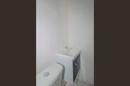 Banheiro de casa para alugar com 2 quartos, 53m² em Cecília, Viamão