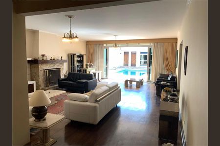 Casa à venda com 4 quartos, 702m² em Jardim Santa Helena, São Paulo