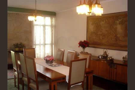 Casa à venda com 4 quartos, 702m² em Jardim Santa Helena, São Paulo
