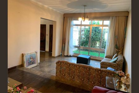 Casa à venda com 4 quartos, 702m² em Jardim Santa Helena, São Paulo