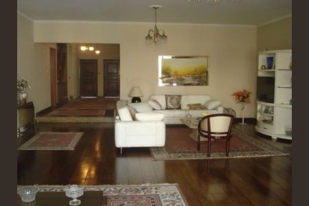 Casa à venda com 4 quartos, 702m² em Jardim Santa Helena, São Paulo