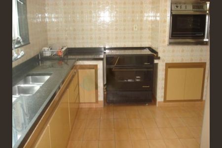 Casa à venda com 702m², 4 quartos e 8 vagas