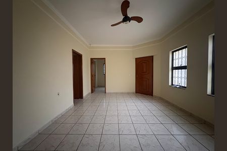 Sala de casa para alugar com 3 quartos, 259m² em Subsetor Norte - 1 (n-1), Ribeirão Preto