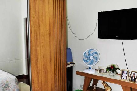 Casa à venda com 224m², 6 quartos e 2 vagasCasa 01 - Detalhe - Quarto 01