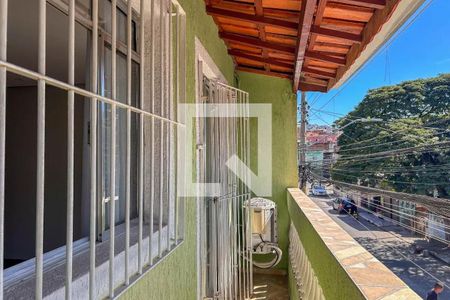Casa à venda com 224m², 6 quartos e 2 vagasCasa 02 - Detalhe - Varanda