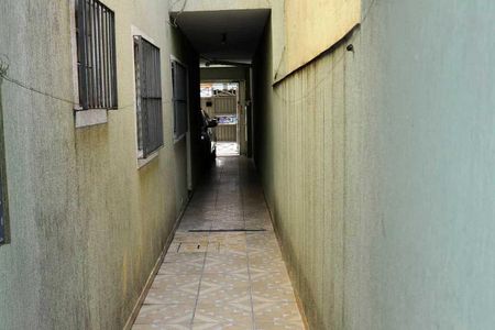 Casa à venda com 224m², 6 quartos e 2 vagasCasa 01 - Detalhe - Corredor Externo