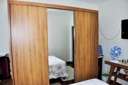 Casa à venda com 224m², 6 quartos e 2 vagasCasa 01 - Detalhe - Quarto 01