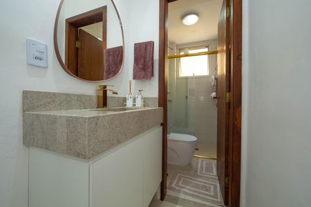 Apartamento à venda com 90m², 3 quartos e 1 vaga Apartamento à venda com 90m², 3 quartos e 1 vagaBanheiro social