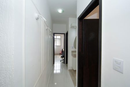 CORREDOR de apartamento à venda com 3 quartos, 90m² em Alto dos Pinheiros, Belo Horizonte