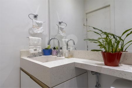 Casa à venda com 3 quartos, 220m² em Morada dos Pássaros, Barueri
