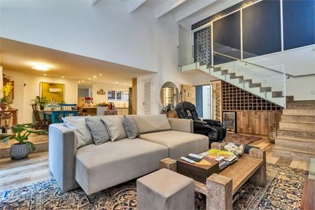 Casa à venda com 3 quartos, 220m² em Morada dos Pássaros, Barueri