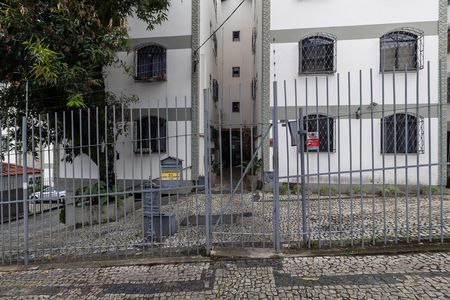 Apartamento para alugar com 64m², 3 quartos e 1 vaga Apartamento para alugar com 64m², 3 quartos e 1 vagaFachada