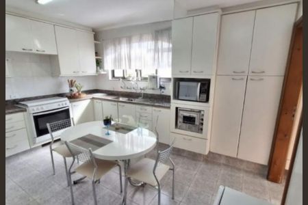 Casa à venda com 289m², 4 quartos e 5 vagas