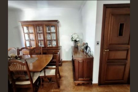 Casa à venda com 4 quartos, 289m² em Vila Carrão, São Paulo