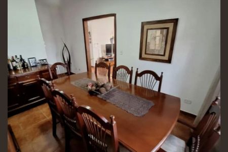 Casa à venda com 4 quartos, 289m² em Vila Carrão, São Paulo