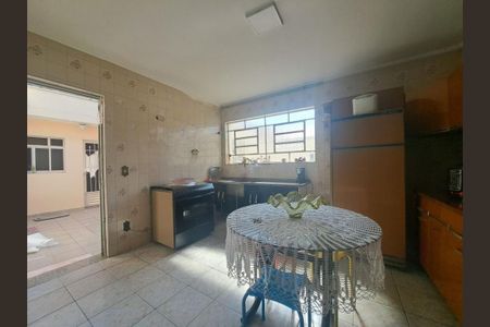 Casa à venda com 120m², 3 quartos e 3 vagas